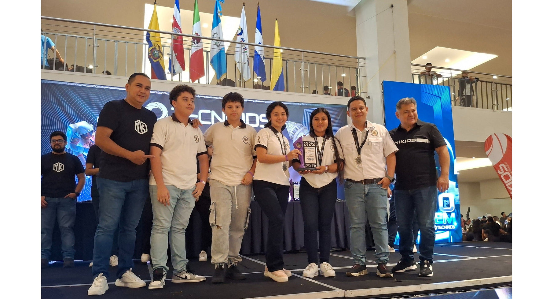 “Robótica que inspira: Colegio CTS celebra un nuevo logro académico”