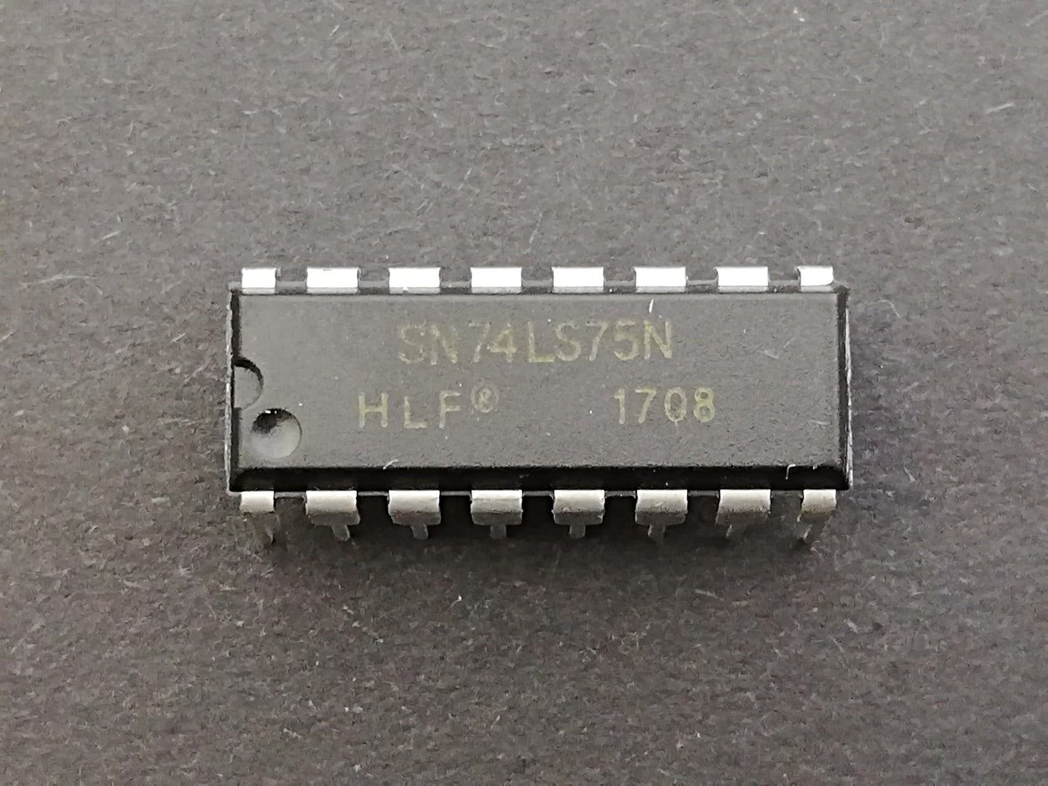 74LS75 Flip flop latch tipo D